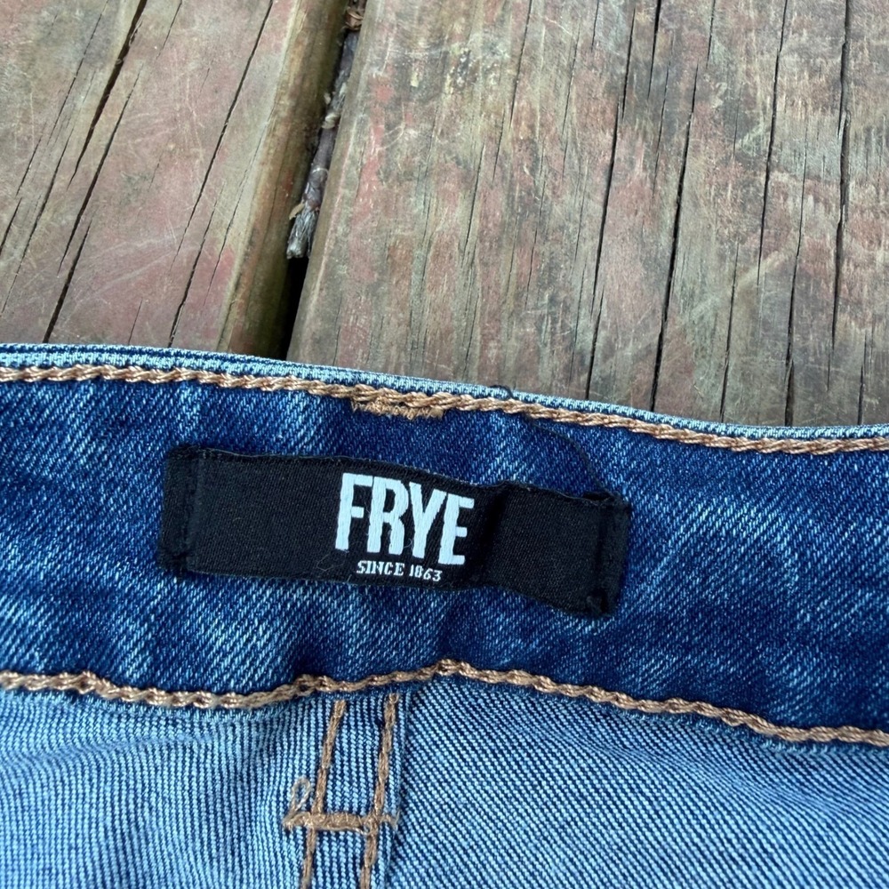 Frye Women Medium Wash Straight Leg Denim Jeans 8/29 - Picture 2 of 4